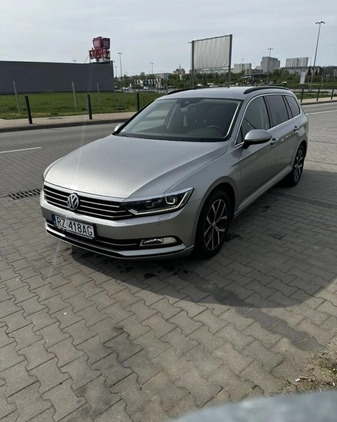 Volkswagen Passat cena 49900 przebieg: 184000, rok produkcji 2015 z Sanok małe 92